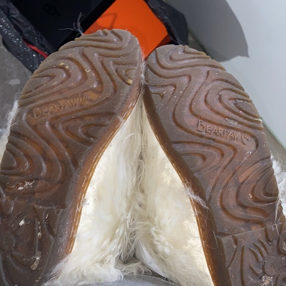 Bearpaw White Boetis furry boots. Worn once. - Picture 6 of 6